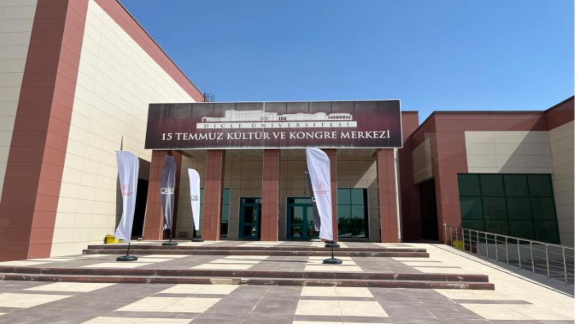 Diyarbakır Dicle Üniversitesi 15 Temmuz Kongre Merkezi
