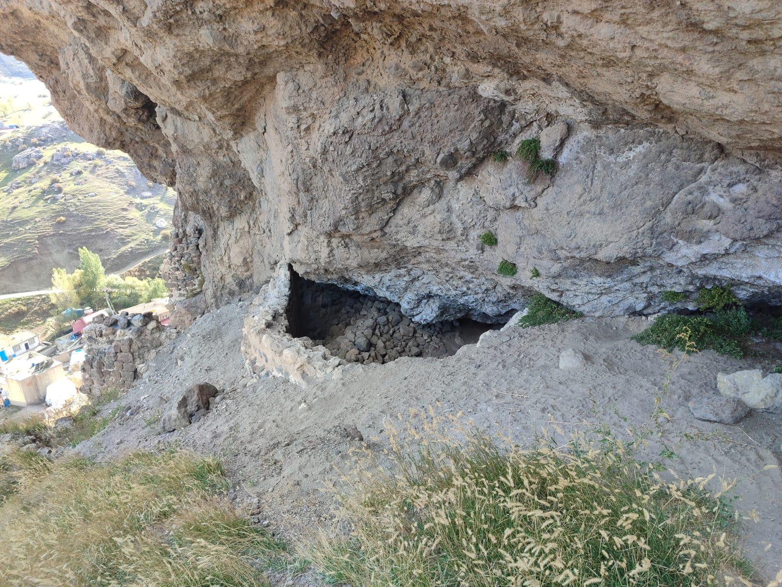 Avnik Kalesi