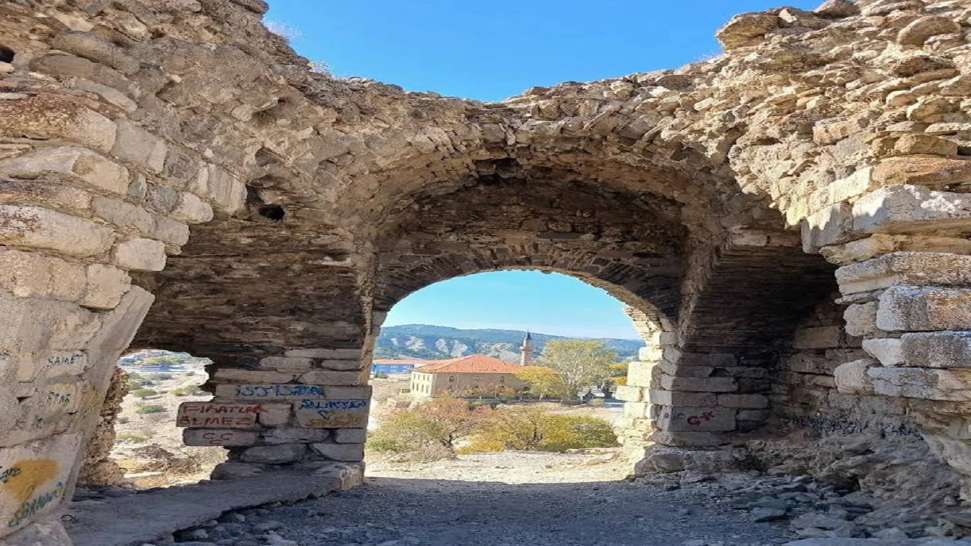 Uluborlu Kalesi