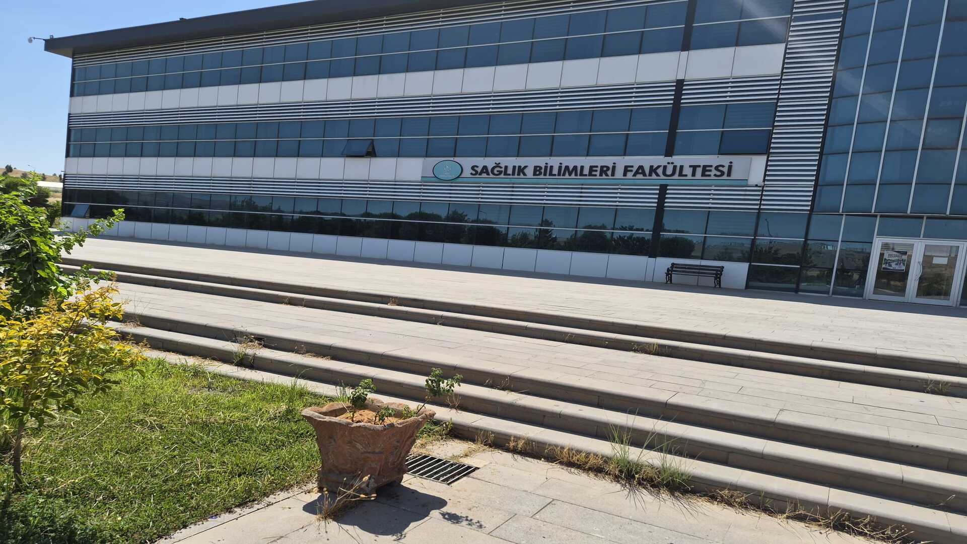Siirt Üniversitesi Sağlık Bilimleri Fakültesi