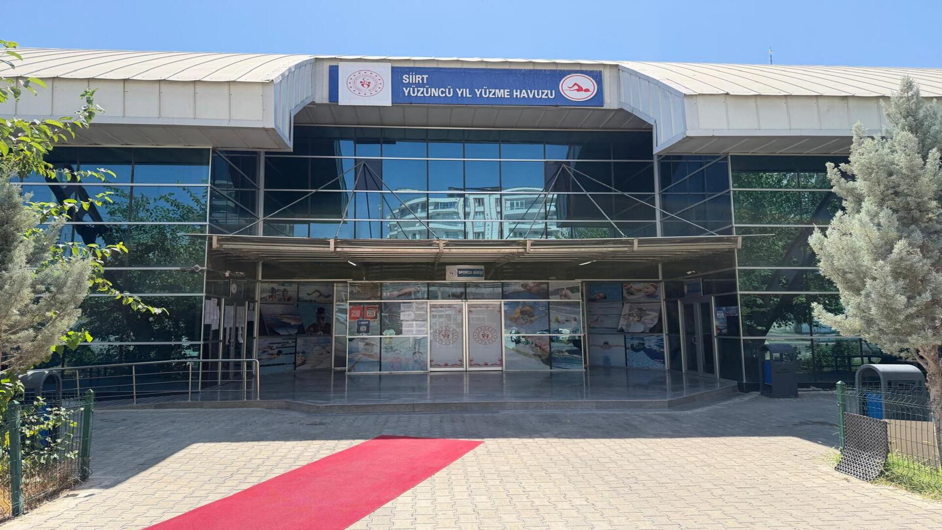 Yüzüncü Yıl Yüzme Havuzu