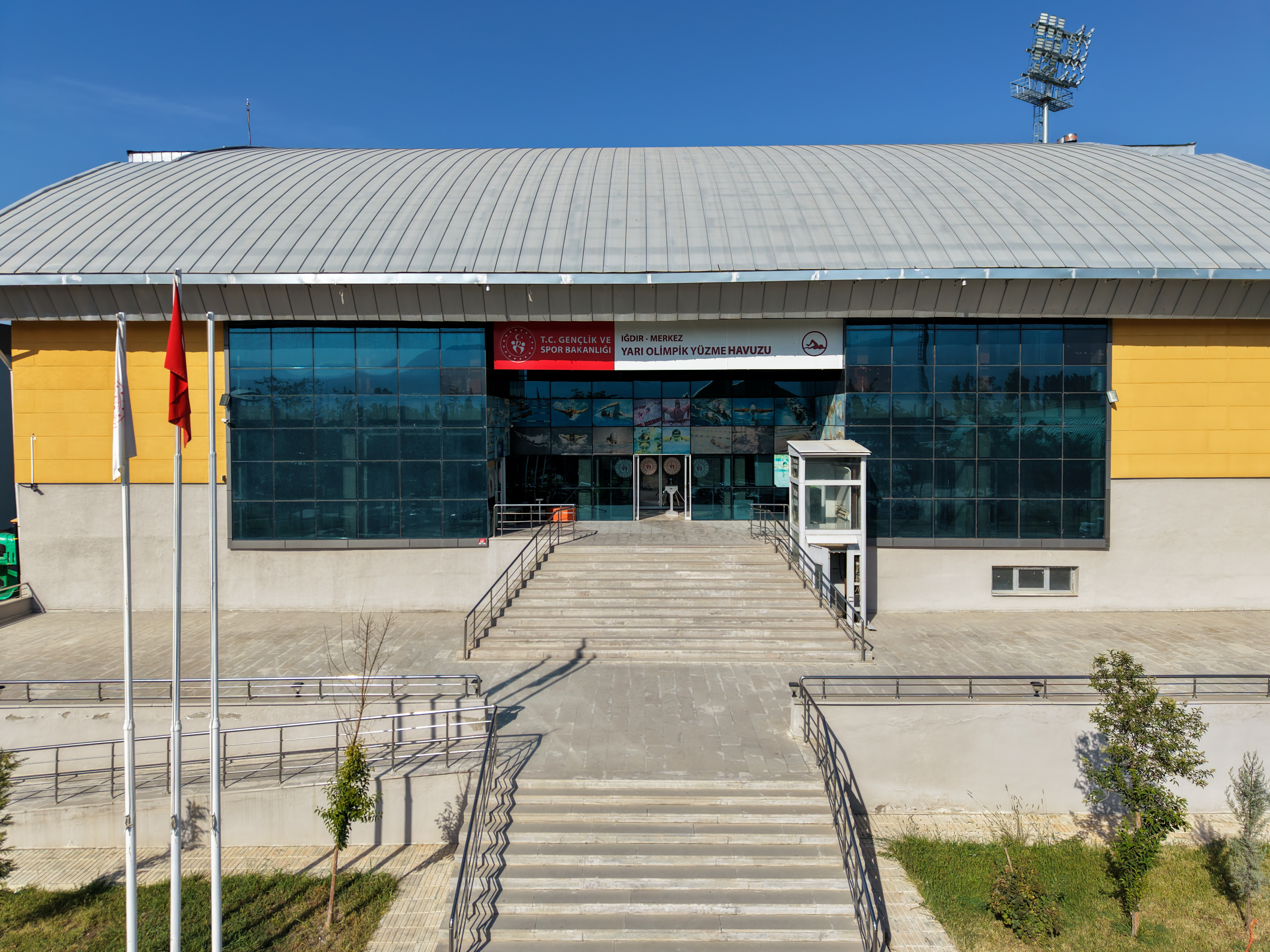Karaağaç Yarı Olimpik Yüzme Havuzu